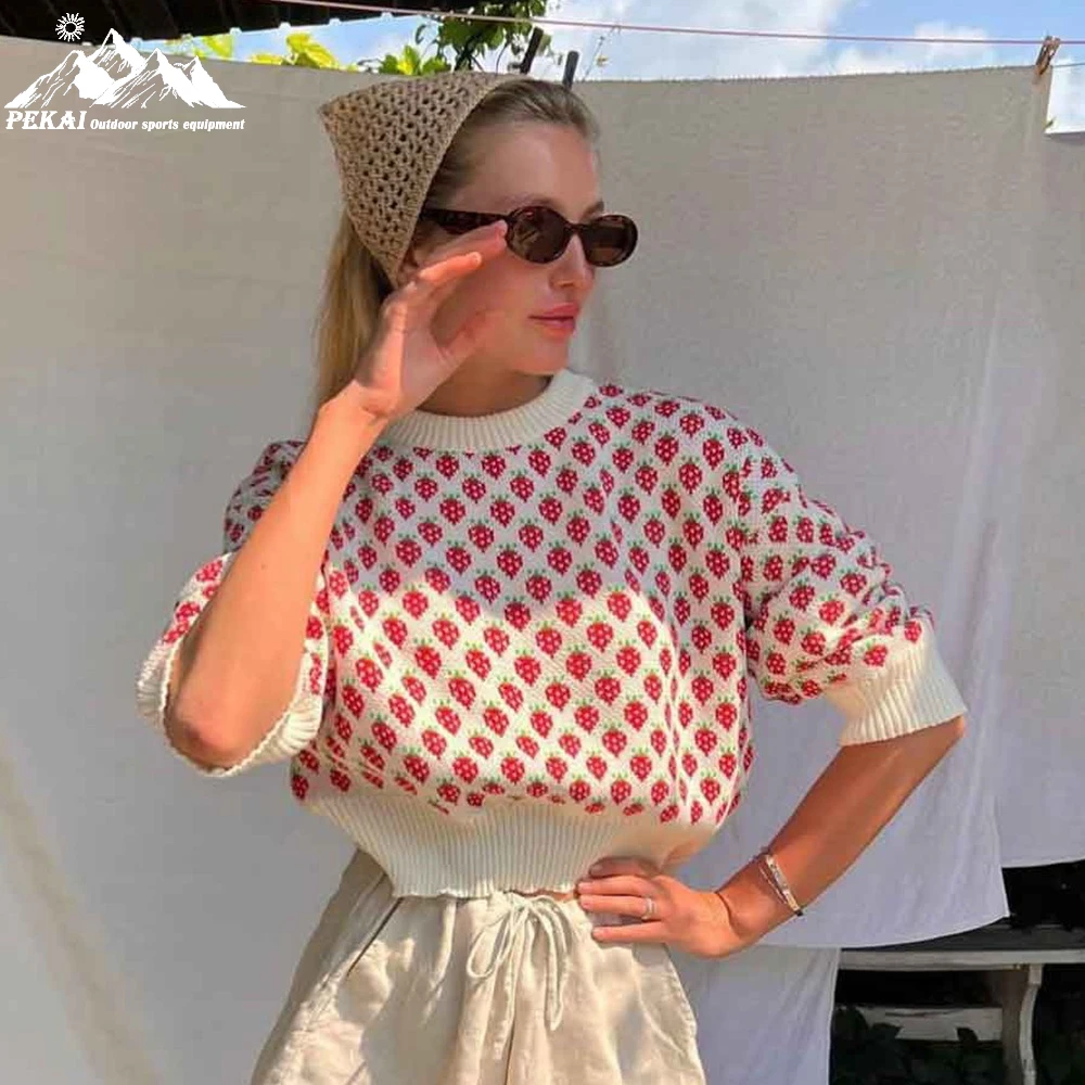 

Round Neck Pullover 2025 Autumnwinter New Strawberry Jacquard European American Style Short Sleeved Sweater for Women
