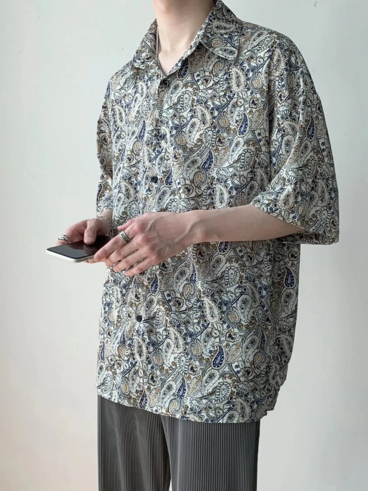 

Men's Short Sleeve Floral Shirt Korean Style Loose Fit Vintage Drapey Chiffon Half Sleeve Button up Top Summer Fashion