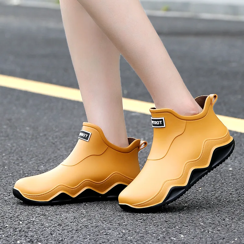 New Men's Outdoor Waterproof Shoes Women's Comfort Low-top Rain Boots Non-slip Short-tube Fashionable and Versatile Rubber Shoes