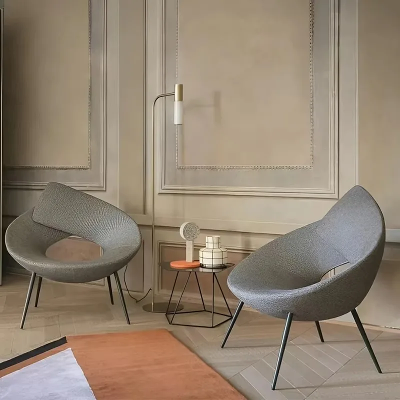 Sedia da Ristorante e Hotel dal Design Nordico Unico con Gambe in Metallo Dorato, Sedia d'Accento Originale per Caffetteria
