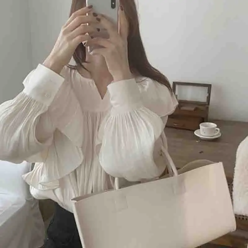 New Fashion V Neck Lantern Sleeve Women\'s Shirts Casual Loose Ruffles Women Blouse Elegant Woman Tops Office Lady Clothes 201