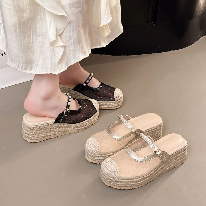 

New Summer Style of Women's Flip-flops, New Chinese-style Thick-soled Pearl Toe Half-drag Straw Woven High-heeled Women's Shoes