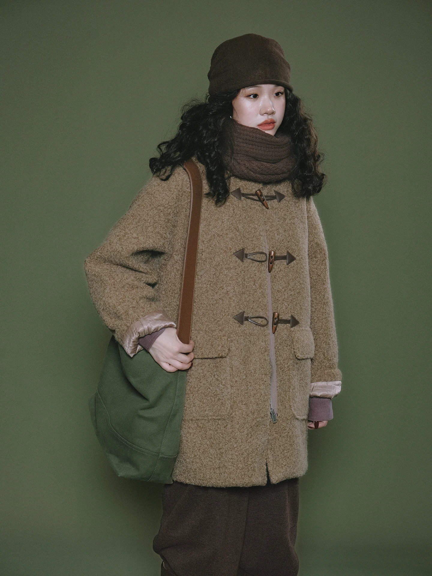 

Ivy Yang Vintage Style Loose Woolen Coat Medium Length Buttoned Jacket Stylish Circle Design New Arrival Winter Outerwear