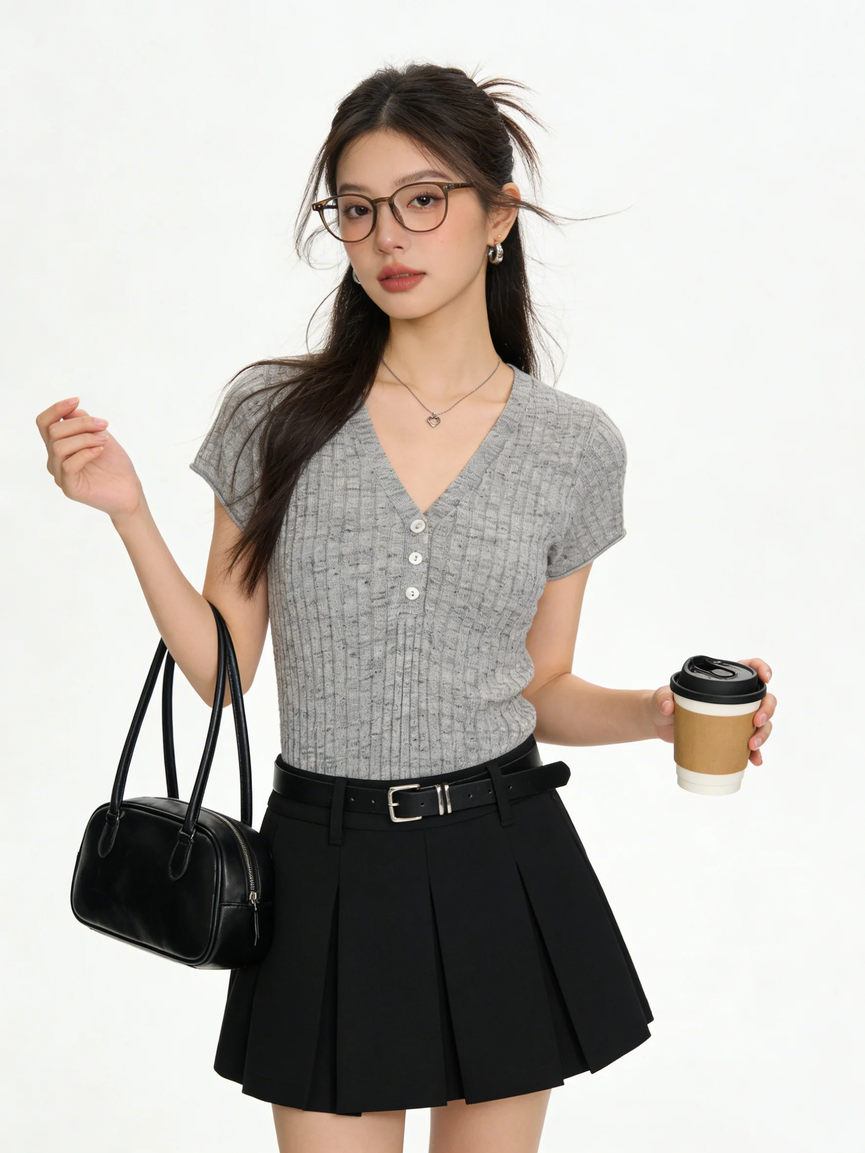 

Elegant Korean Style Short Sleeve V-Neck Knitted T-Shirt Women's Slim Fit Summer Casual Top Breathable Comfortable Skin-Friendly