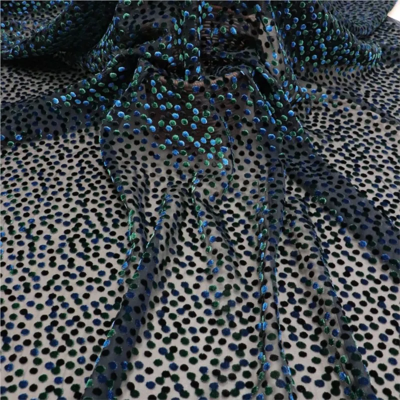 Abito da camicia da notte in tessuto bordeaux e bruciato stampato in viscosa con broccato di velluto intrecciato cheongsam