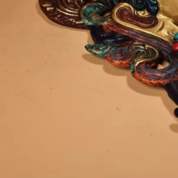 Máscara de Buda Tara Blanca de 11 pulgadas, estilo folclórico antiguo, con contorno de bronce y mosaico de gemas turquesa doradas, para sala de culto