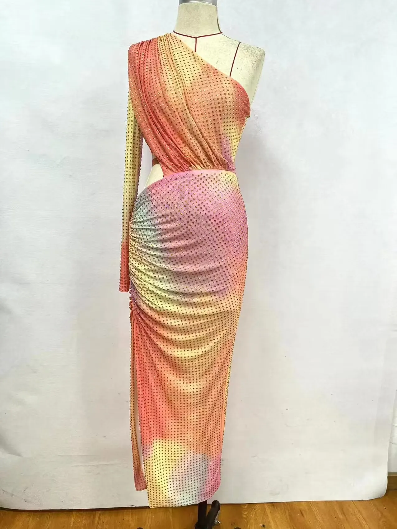 Imagem -04 - Rainbow Color Mulheres Sexy Diamond One Shulder Bodycon Mid-bezerro Vestido Boate Party Comemore Birthday Dress Atacado