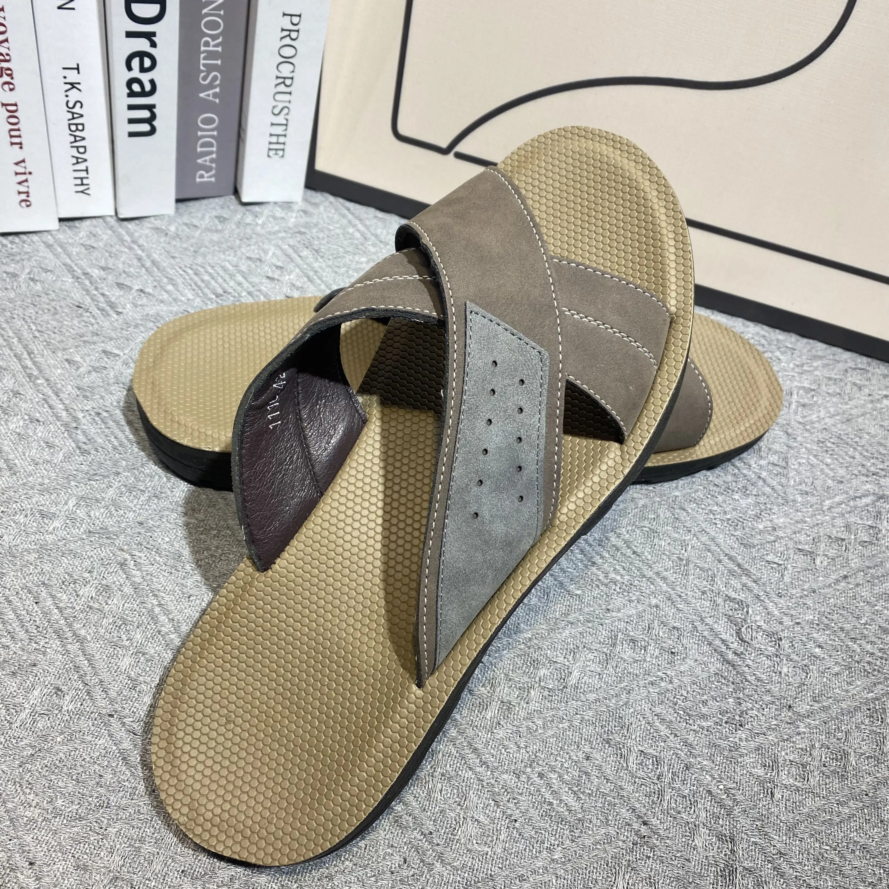 Nieuwe Zomer Heren Sandalen Slippers Mannelijke Flops Hotel Fashion Casual Hoge Kwaliteit Sandalias Playa Hombre Pantoufle Homme Cuir