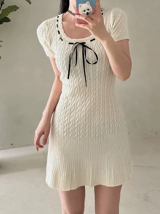 시크한 여름 달콤한 개성 사각 칼라 매듭 나비 슬림핏 반팔 트위스트 니트 드레스 패셔너블 출퇴근 스타일