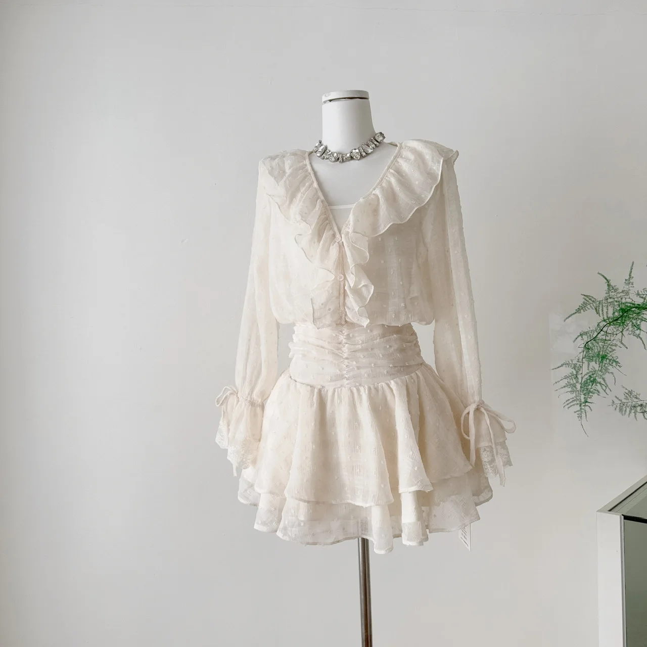 

Женское летне-осеннее элегантное короткое платье трапециевидной формы с v-образным вырезом и рукавами-фонариками, женское уличное праздничное тонкое мини-платье