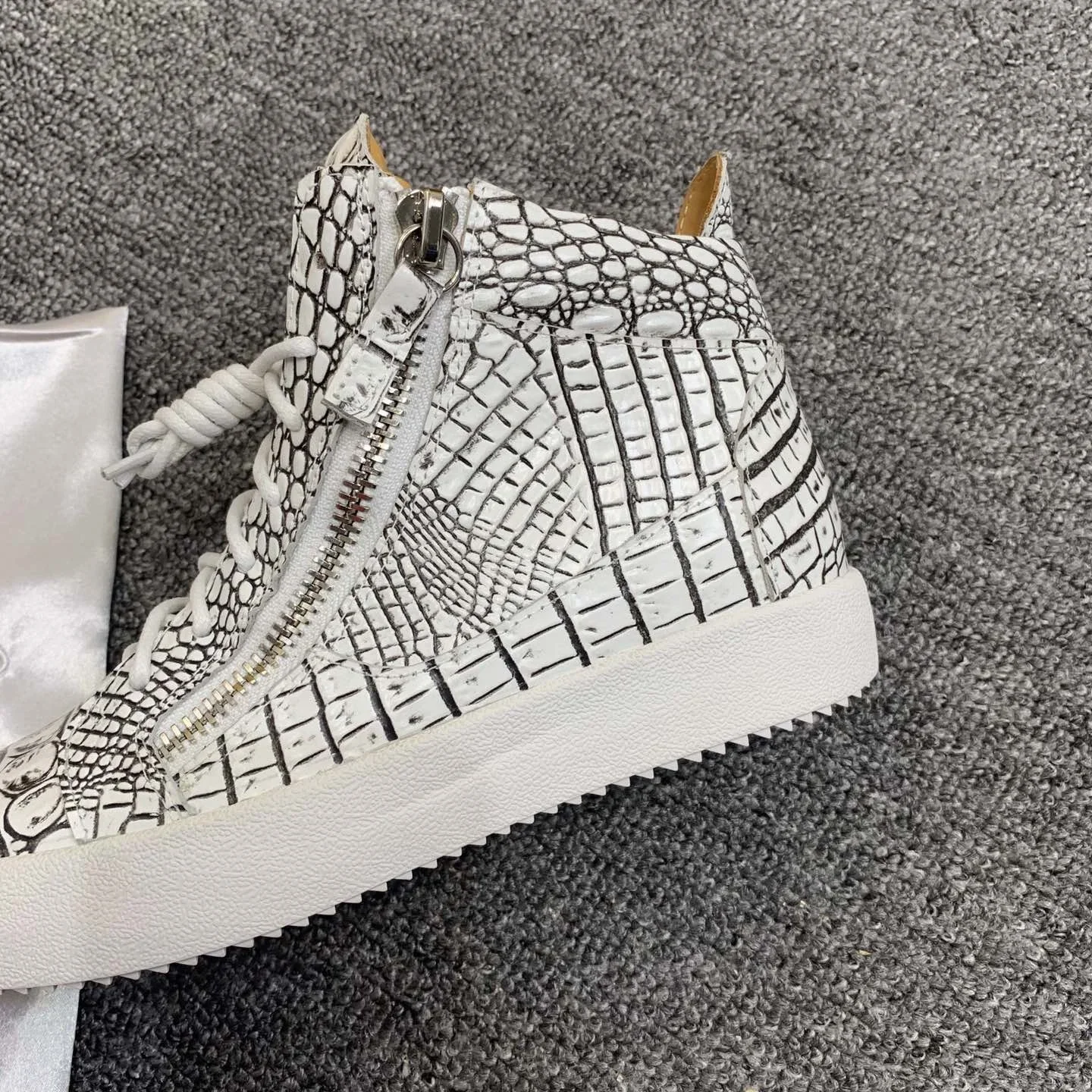 Top Quality Classic Mens Casual Sneakers Women High-top Real Leather Tennis Luxury Brand Designer Unisex Sports shoes ADN846