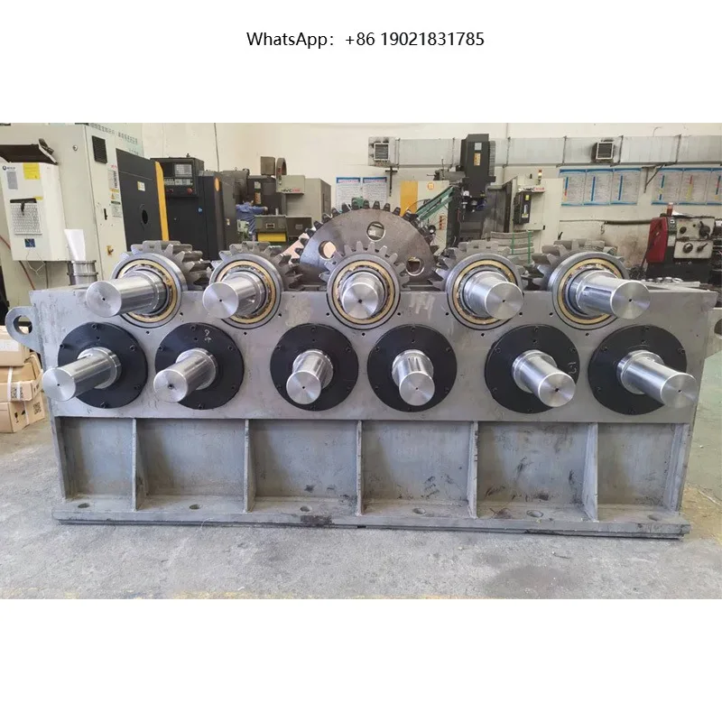 The gearbox includes various components, gears, shafts, cast iron casings, and multi-stage gearboxes, which are suitable for exc
