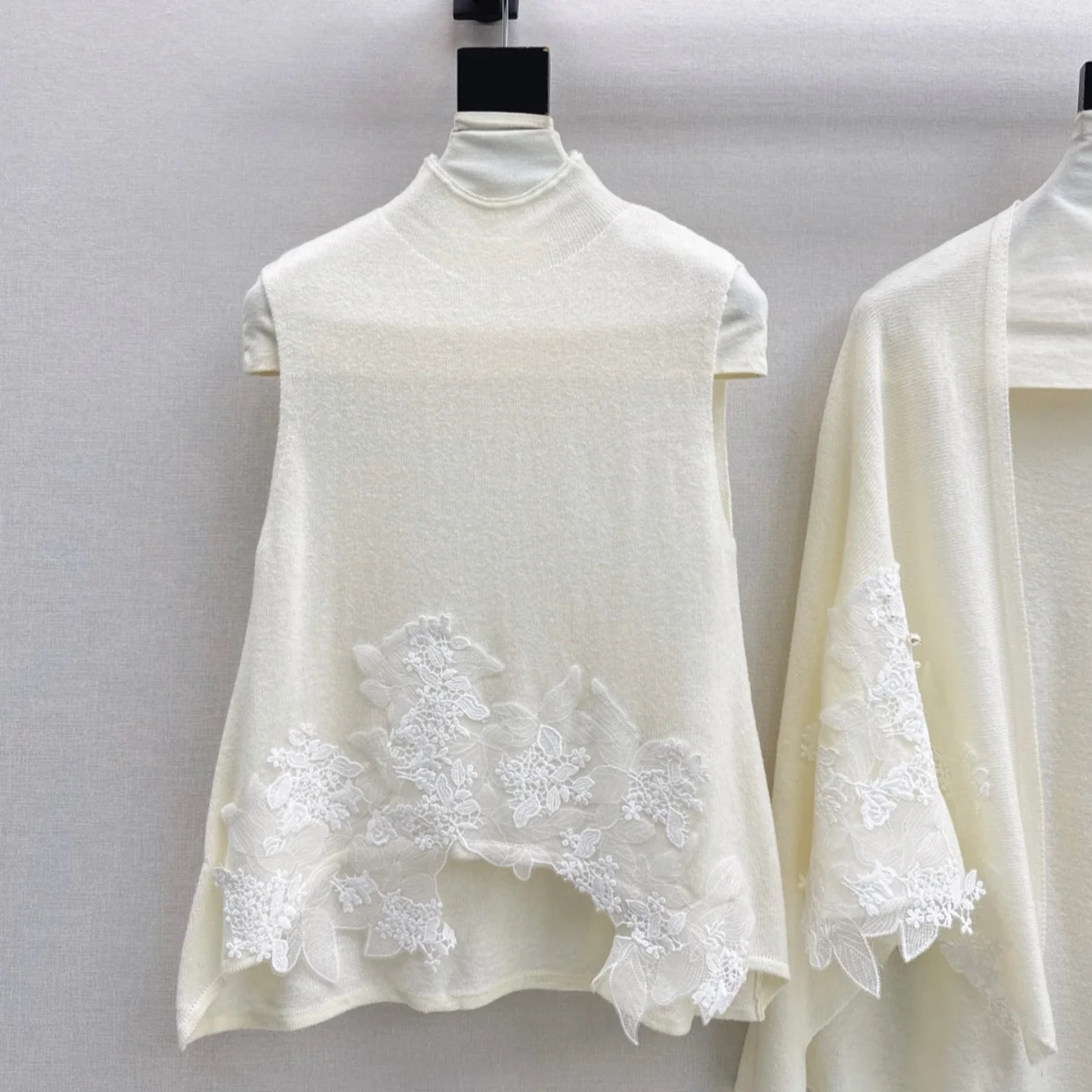 2026 High Quality Women's Rice White Lace Nail Bead Knitted Two Piece Set--2682274