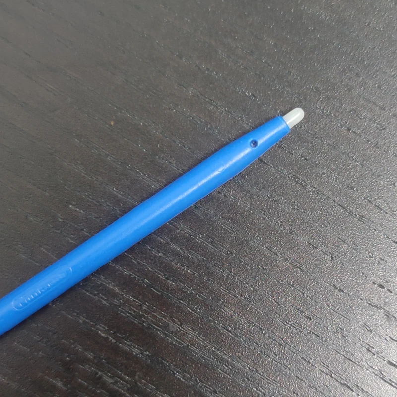 Original พลาสติกสีฟ้าหน้าจอสัมผัส Styluses ปากกาลายมือ Nintend 2DS เกมคอนโซล