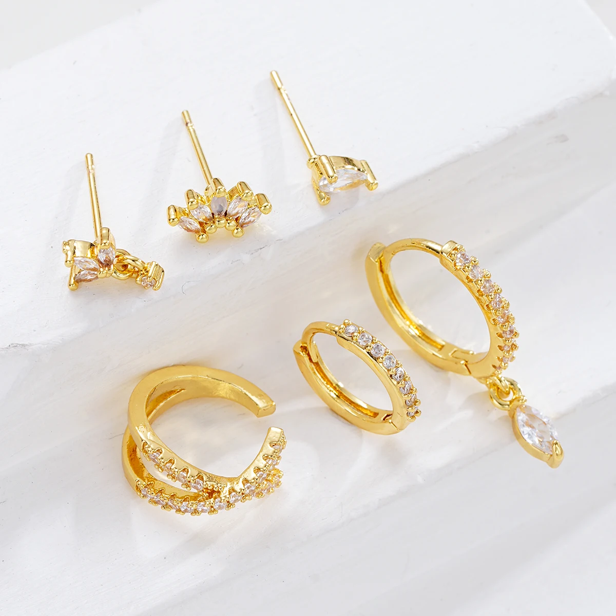 6-teiliges europäisches und amerikanisches minimalistisches Edelstahl-Zirkon-Ohrclip-Set für Damen, elegante Ohrstecker, Schmuckgeschenke – Detail 4