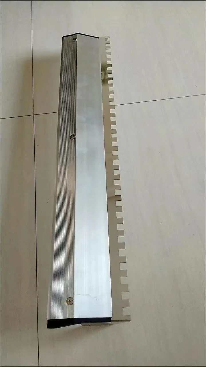 Couteau de plâtrage de carreaux en alliage d'aluminium, grand outil de pavage spécialisé pour les travailleurs des carreaux, outil de construction en porcelaine céramique murale