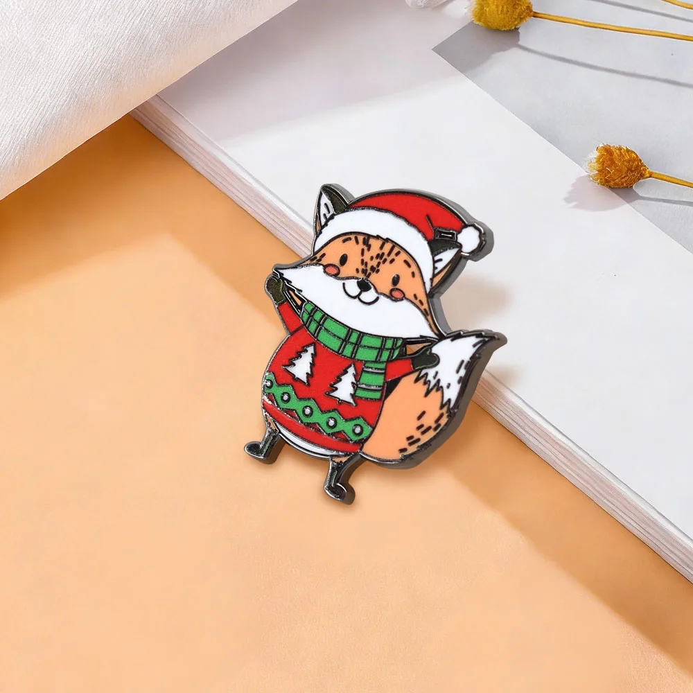 Entzückende Weihnachts-Weihnachtsmann-Fuchs-Emaille-Brosche, Niedliche Winter-Rentier-Pullover-Anstecknadel für Feiertagsparty-Geschenk, Winter-Outfit-Dekoration Zubehör – Detail 7