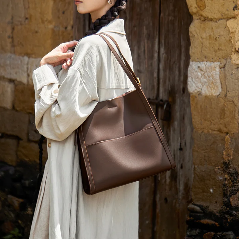 

Women Bag Genuine Leather Soft Bag Fashion Simple Design New Two Layer Cowhide Large Capacity Shoulder Bag Versatile Women's Bag