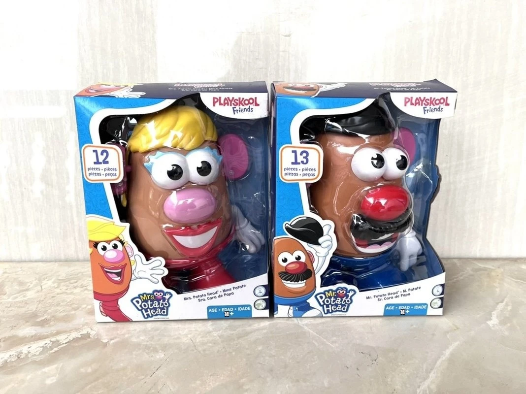

Плейскул Френдс: Мистер и миссис Набор коллекционных фигурок Potato Head из мультфильма «История игрушек», 12-13 предметов, декор для рабочего стола, для детей от 2 лет