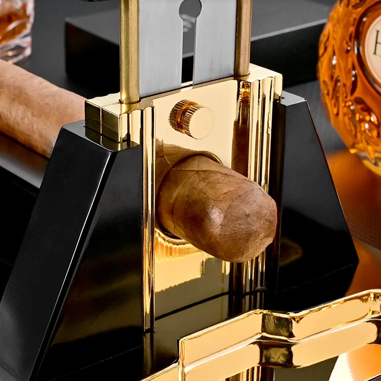 

Металлический резак для сигар премиум-класса — четырехкратные V-образные лезвия с ультра-острым краем