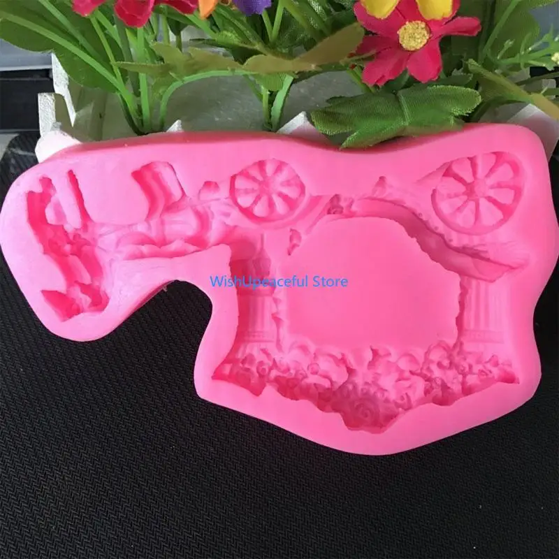 34YA DIY Chocolate Moulds Fondant Molds Silicone Material Retro Wedding Carriage Shaped Baking Tools Color Random for Kitchen