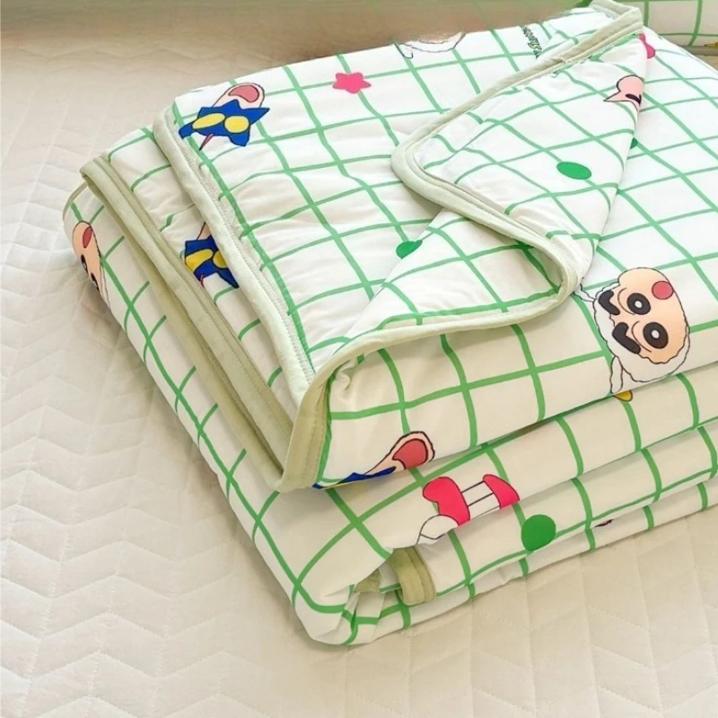 Crayon Shin-chan Nohara Shiro Boochan Cartoon Niedliche Sommerdecke, bequeme, klimatisierte Steppdecke für Studentenwohnheime im Sommer – Detail 5