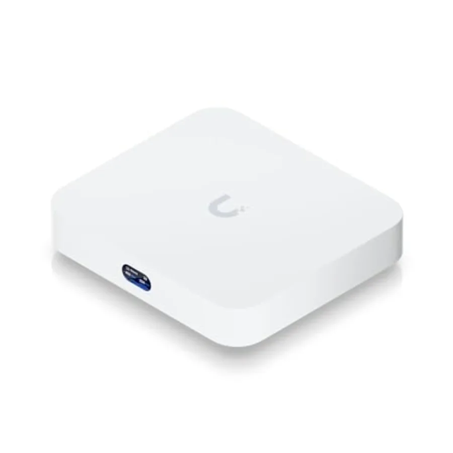 

Ubiquiti Cloud Gateway Ultra UCG-Ultra для домашней сетевой безопасности с черным металлическим корпусом и высокоскоростным подключением