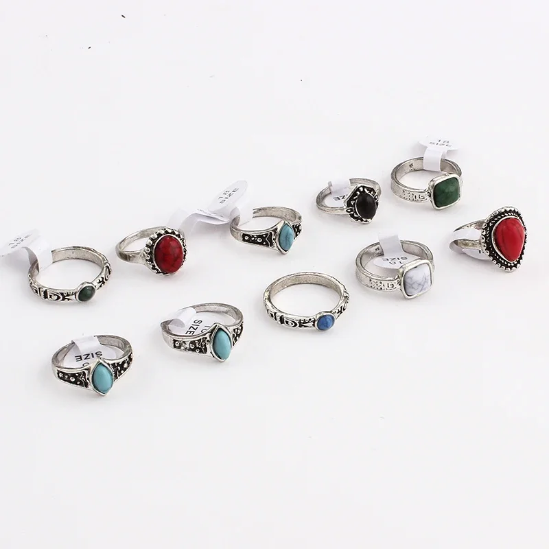 10 Pcs Mixed Random Women Boho Style Natural Green Red Stone Rings Tibetan Silver Tone Size 16 17 18 Finger Rings Jewelry Gifts