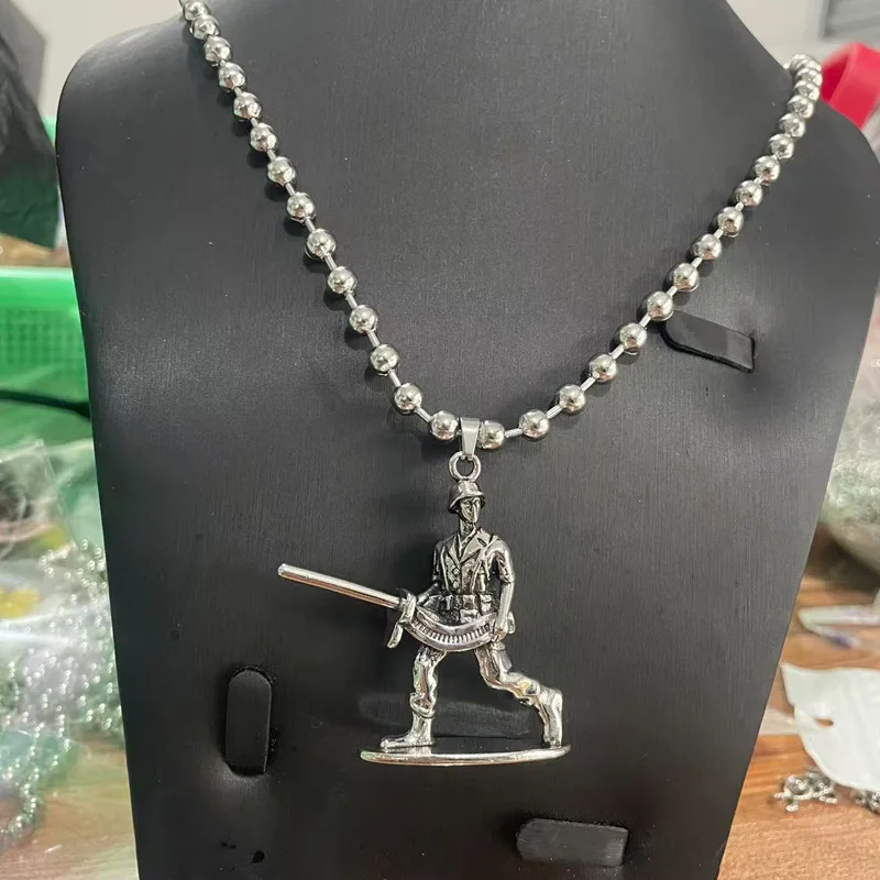 Stainless Steel Muscle Man Pendant Necklace for Men, Fashion Fitness Gym Bodybuilder Titanium Steel Statement Jewelry Accessory