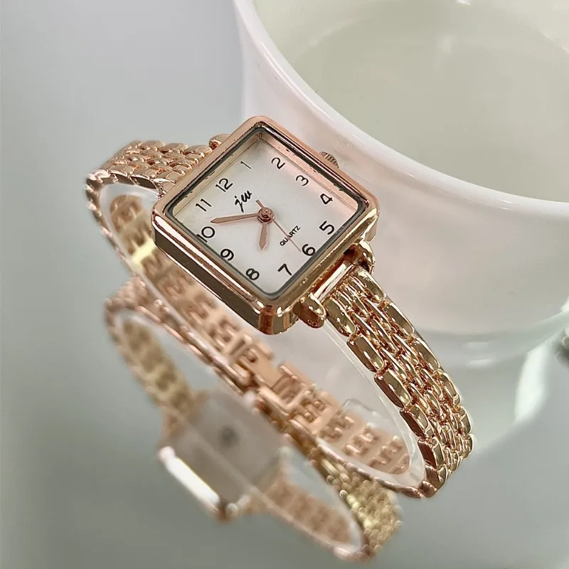 

Simple Quartz Watches for Women Retro Alloy Strap Ladies Watches Small Square Dial Wristwatches Gift Clock Relógio Feminino