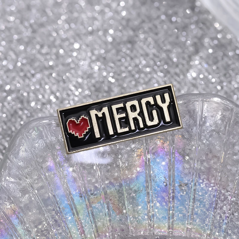 Red Heart Mercy Badge spille smaltate Undertale Game spille collare distintivo con risvolto zaino in metallo accessori per gioielli regalo per amico