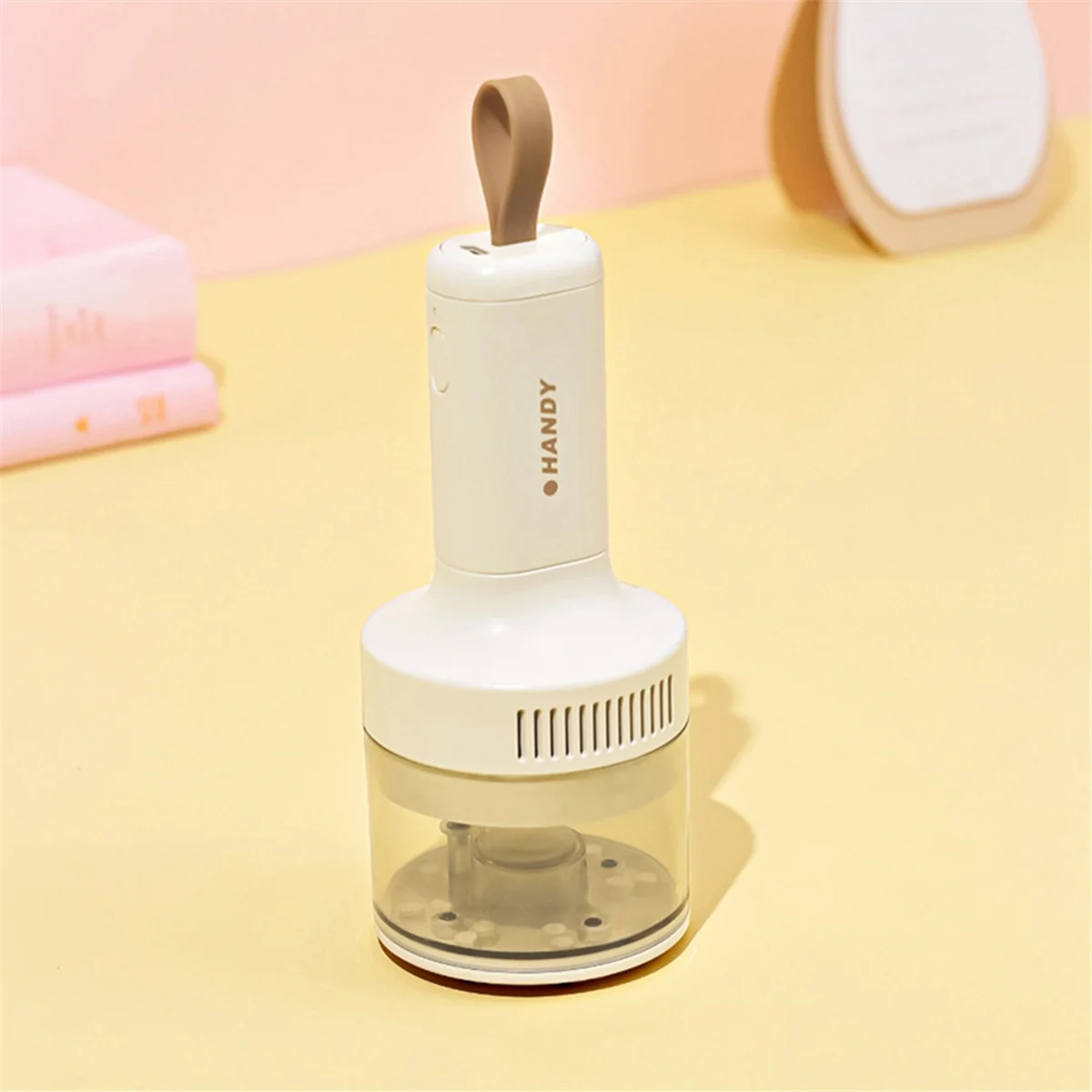 Aspirapolvere da tavolo per uso domestico e in auto, forte aspirazione, ricarica USB, mini pulitore per tastiera giallo