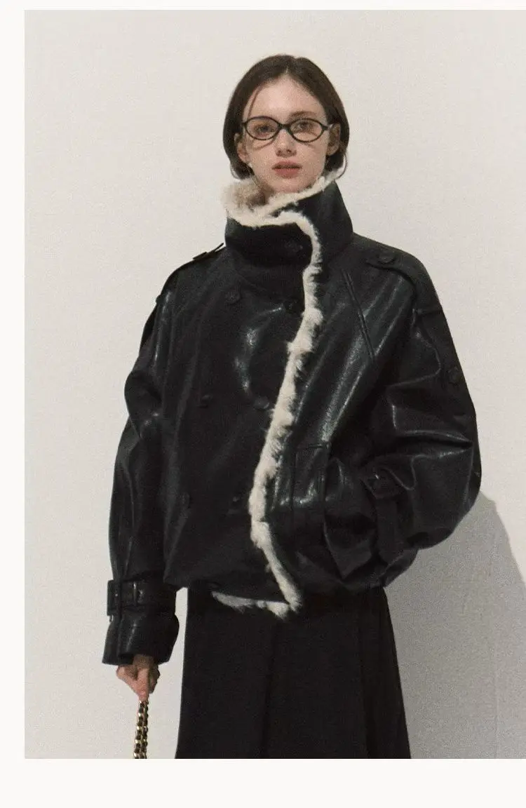 Moda in giacca da donna 2025 Giacca in vera pelle Pelliccia di lana femminile Risvolto grande Elegante cappotto corto da motociclista con