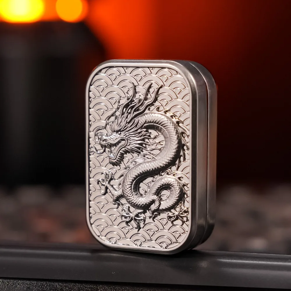 

SJYEDC Dragon God Carving Pattern Соревновательный камертон Бесконечное положение Finger Push Card Настольная декомпрессионная игрушка