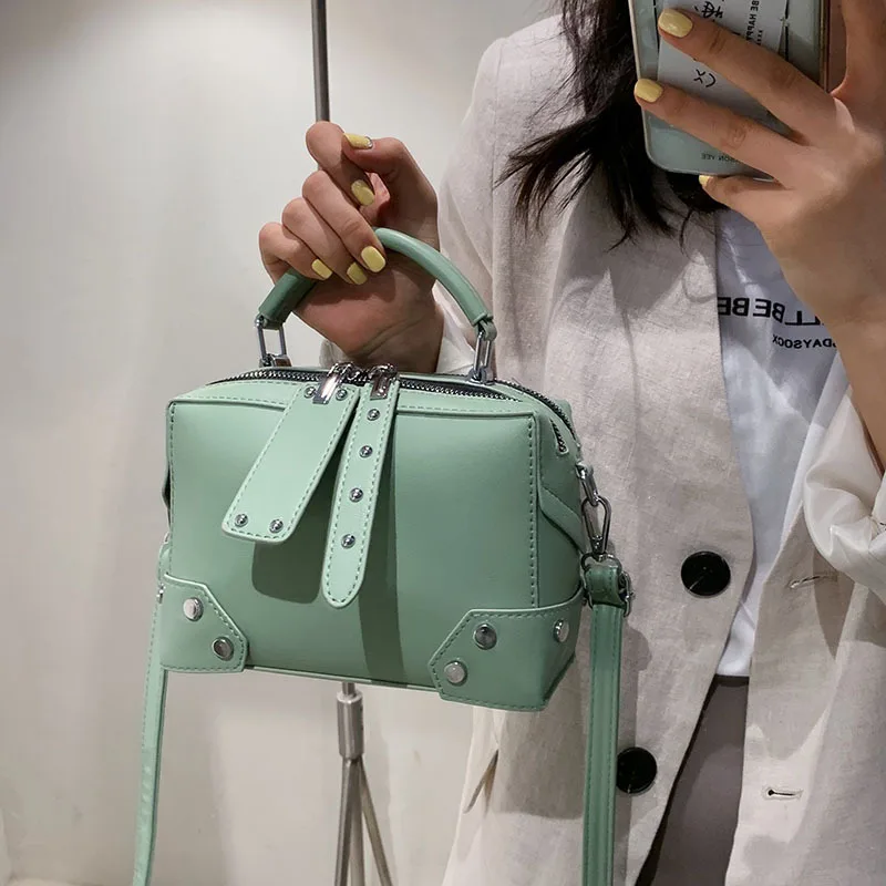  حقيبة برشام عصرية للنساء حقيبة كتف حمراء صافية حقيبة ساعي البريد بلون سادة حقيبة صغيرة عبر الحدود للنساء #5