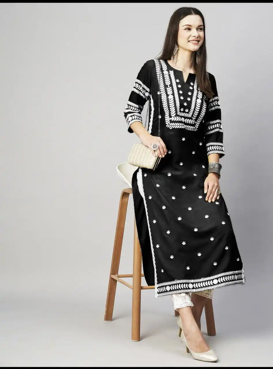 2026 Women's kurt fashionable and elegant long sleeved straight tube casual V-neck peacock pattern new comfortable dress.