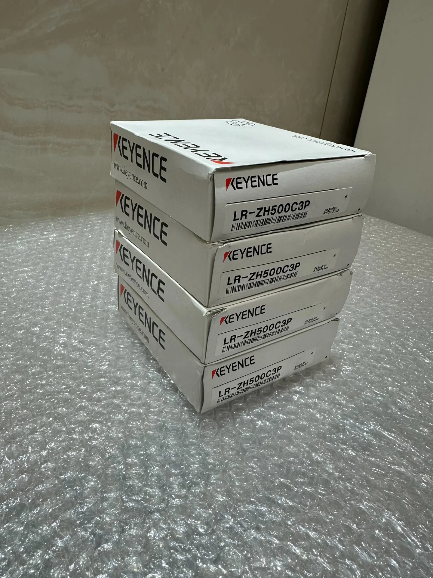 KEYENCE LR-ZH500C3P new original imported sensor