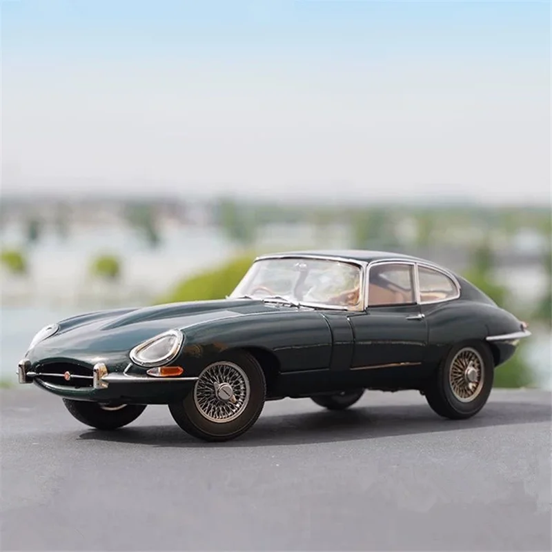 

1:24 E-type Alloy Classic Luxy Sports Car Model Diecasts Metal Retro Old Vehicles Car Model Sound Light Simulation Kids Toy Gift