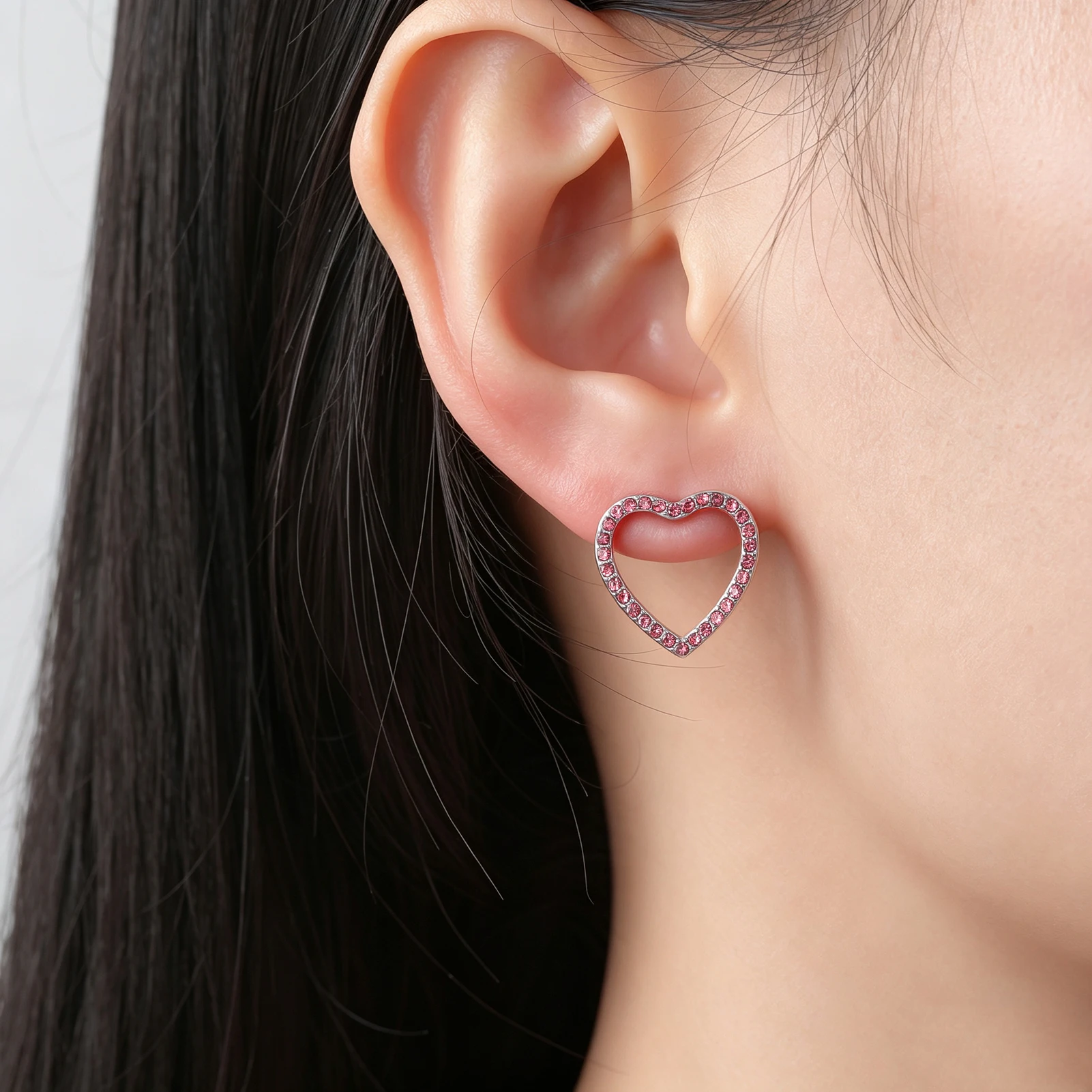 Eueavan Herz-Strass-Ohrstecker aus Edelstahl mit Kristalleinlage, zarter Schmuck für Frauen, Party- und Jubiläumsgeschenk. – Detail 2