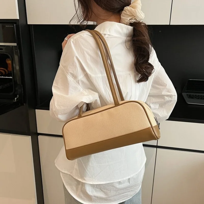 

Luxury Women's Messenger Bag Crafted From Velvety Leather Boasting Paris Inspired And Casual Vintage Style ​