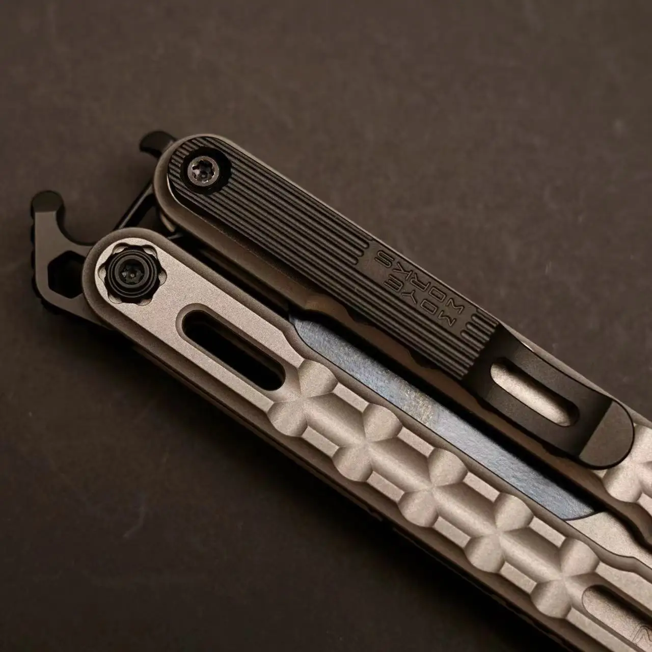 Coltello da allenamento Moyeworks EDC coltello multiuso in lega di titanio bronzo alluminio II aggiornato