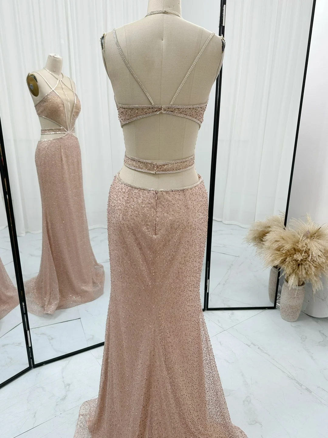 Rose Gold Hanging Neck Slimmed Luxury Sequin PerformanceHosted Evening Dress M1138