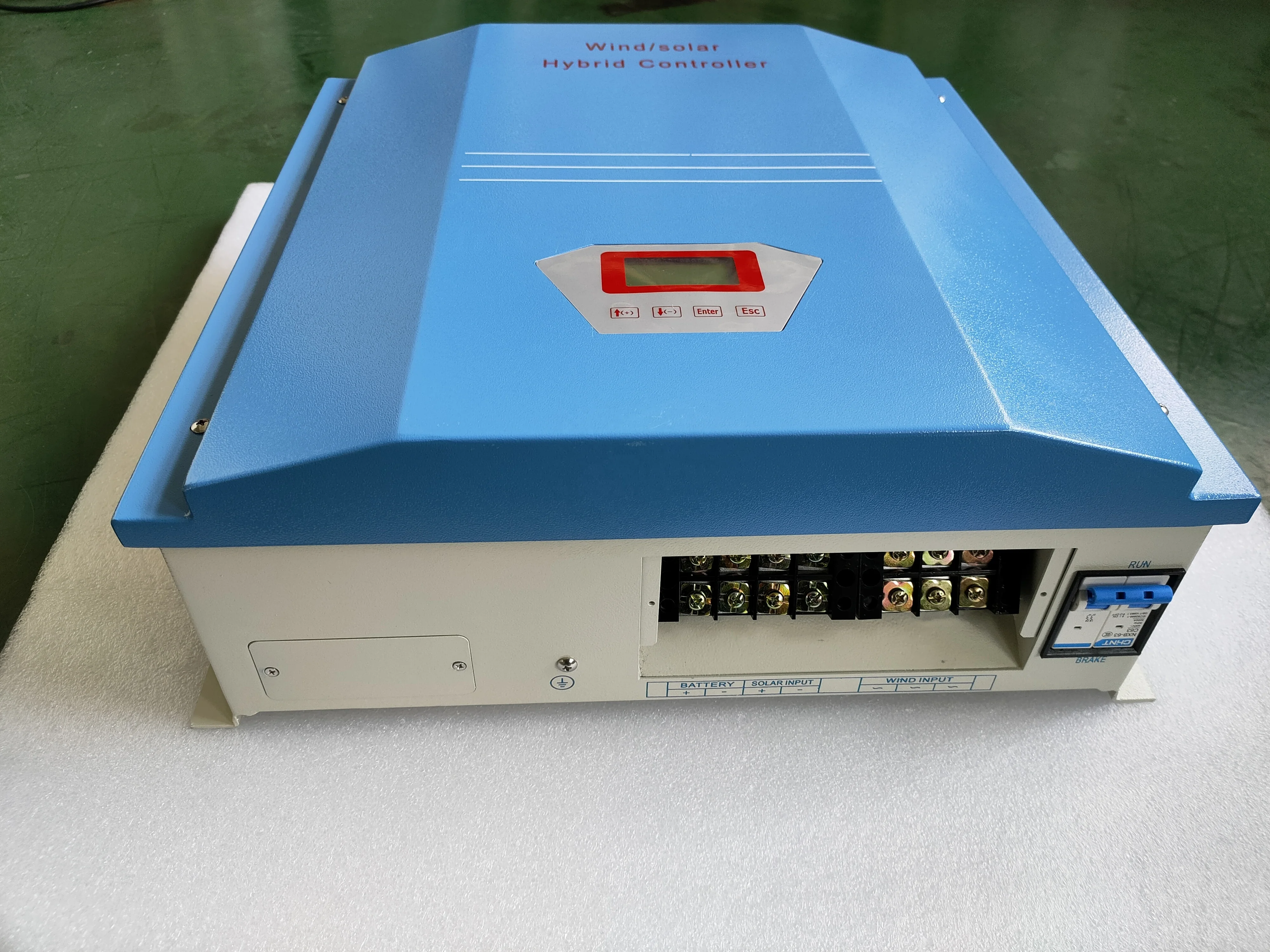Best Choose 5KW 48V 96V Wind Solar Hybrid Controller 120V 220V 240V 380V LCD Display With Good Charge and Protection Function