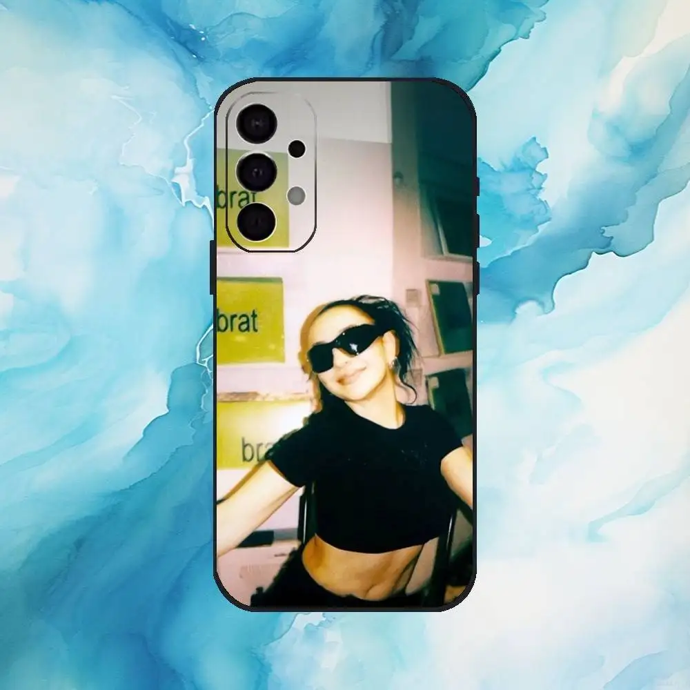 حافظة هاتف Singer C-CharliXCX BRAT لهاتف سامسونج جالاكسي A73، A72، A71، A70، A53، A52، A51، غطاء أسود ناعم آخر