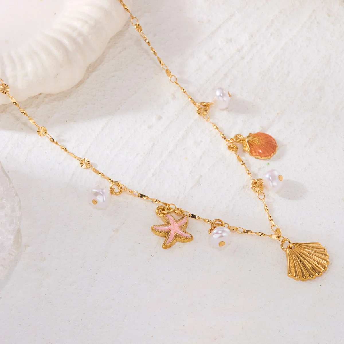 Sommerliche Halskette mit Imitationsperlen, Seestern- und Muschelanhänger für Damen und Herren, Bohemian Fischschwanz-Ozean-Strand-Choker, Urlaubs- und Party-Schmuck – Detail 15