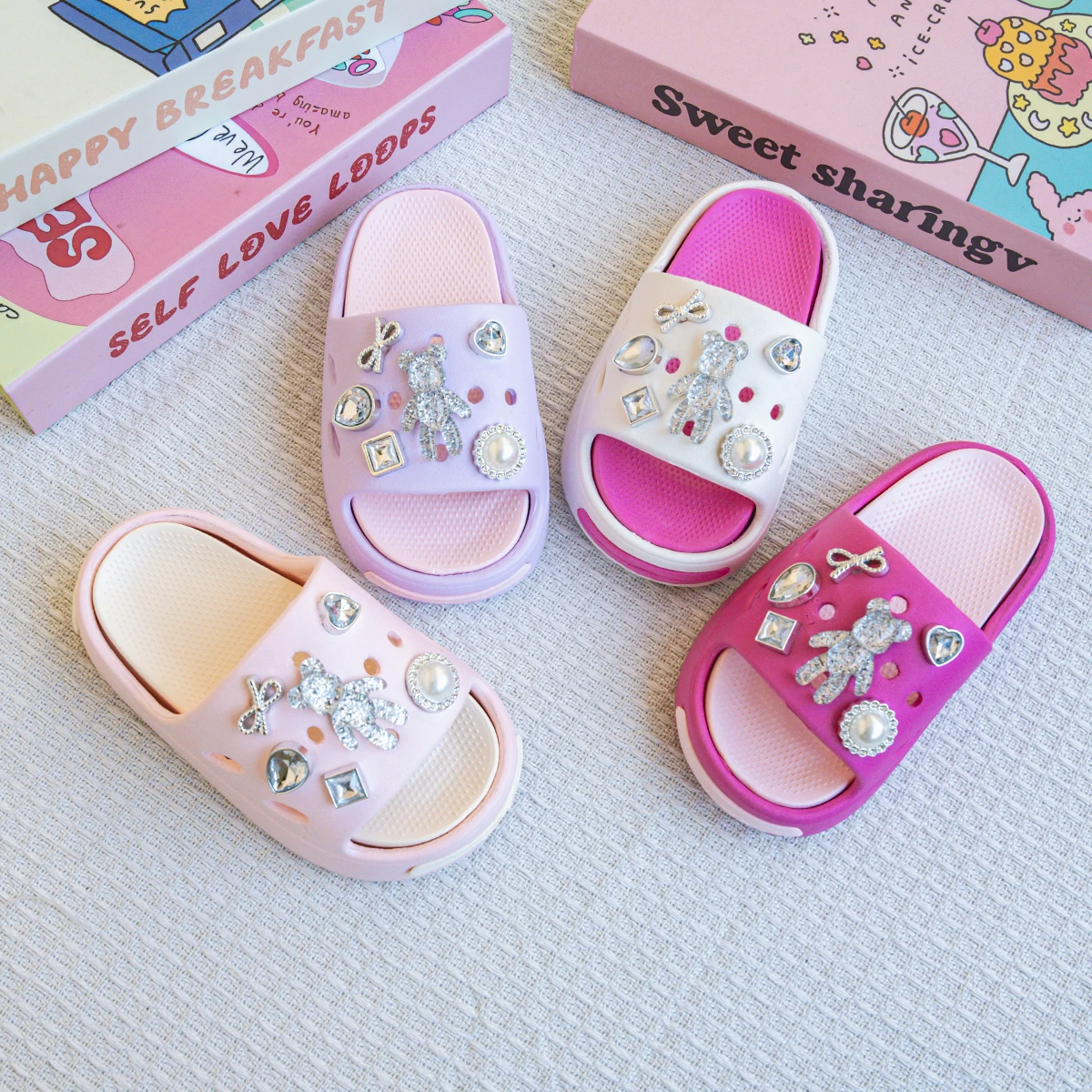 New Popular Cartoon Transparent Bear Versatile Girls' Eva Slippers Fashionable Dual-Color Soft-Soled Non-Slip Sandals 831