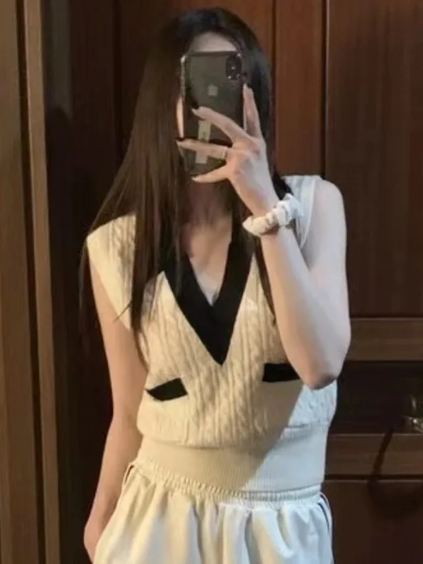 

Chic Summer Women's Knitted Vest Svel V-Ne Patchwork Color Design Sensation Linen Pattern Faionable Versatile Top