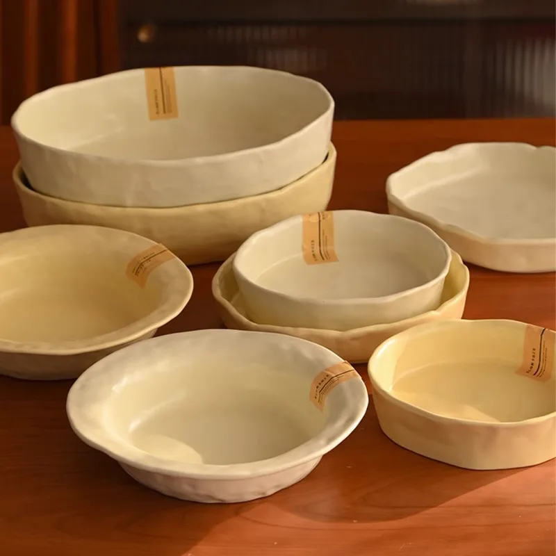 Cream-Colored Hand-Held, Irregularly Shaped Deep Dish, Fruit Dish, Fish Dish, Soup Dish, Soup Bowl, Korean Style