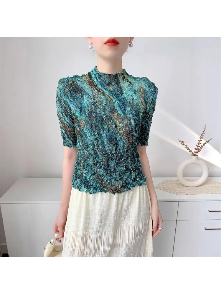 

Miyake плиссированная футболка с принтом тай-дай, модный темпераментный топ с полувысоким воротником, новинка лета 2025, эластичная рубашка