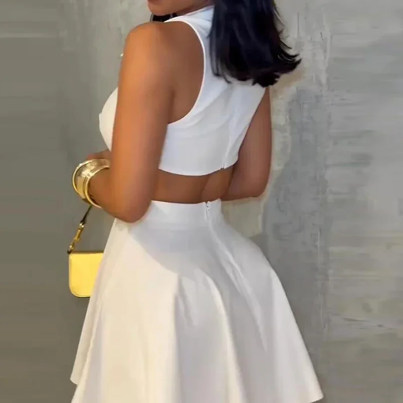 فستان قصير أنيق بدون أكمام على شكل حرف a للنساء مثير بفتحات واسعة فساتين حفلات النادي للنساء فستان صيفي قصير أبيض وأسود